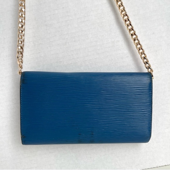 Louis Vuitton Epi Wallet - Picture 2 of 16